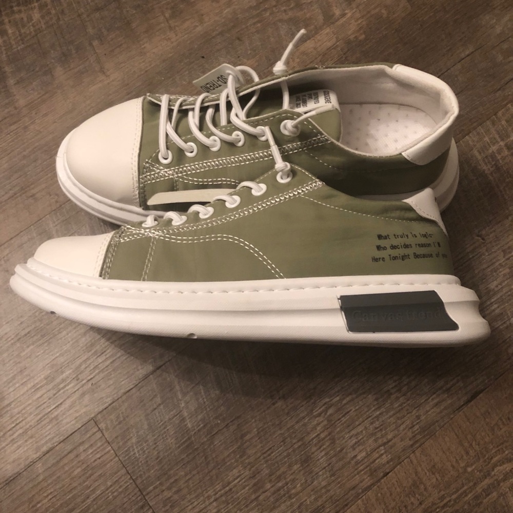 Mens shoes /or womens i guess.